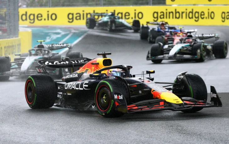 &laquo;Рассказывает школьные байки&raquo;. Брандл &ndash; о жалобе Ферстаппена на Рассела