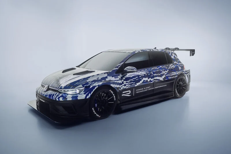 Volkswagen Golf R 24H стал предвестником участника гонки &laquo;24 часа Нюрбургринга&raquo;