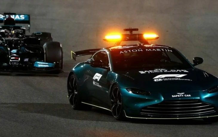 Экс-стюард Ф1: В 2021 году Маси подарил титул Ферстаппену