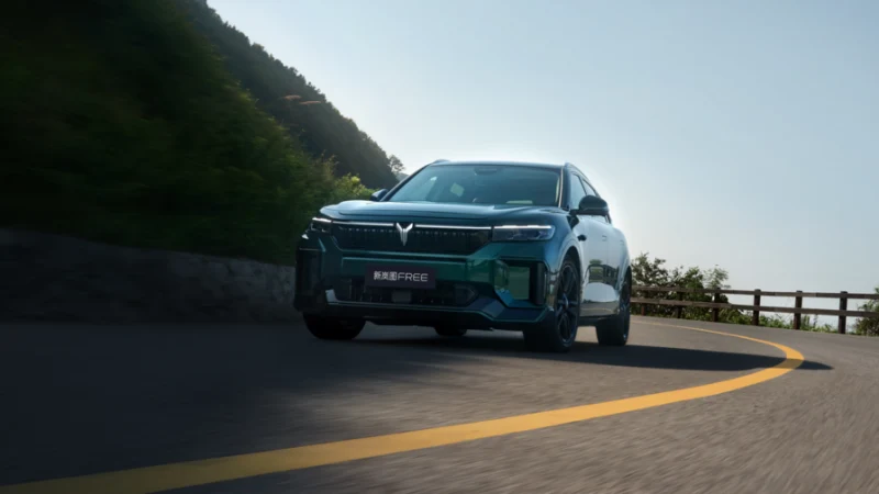 &laquo;Фанаты &laquo;помоечных ведер&raquo;. Алексей Попов заступился за китайские авто