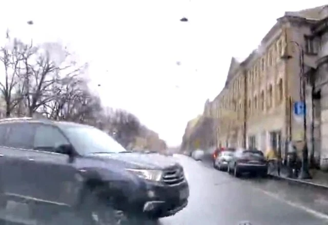  &laquo;Тебе красный горел!&raquo;: кто виноват в ДТП на Литейном проспекте в Петербурге