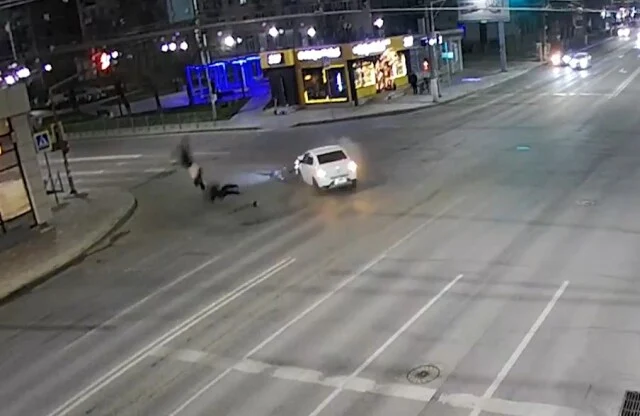  ДТП в Волгограде: пьяный водитель на &laquo;Логане&raquo; при повороте налево столкнулся с мотоциклом