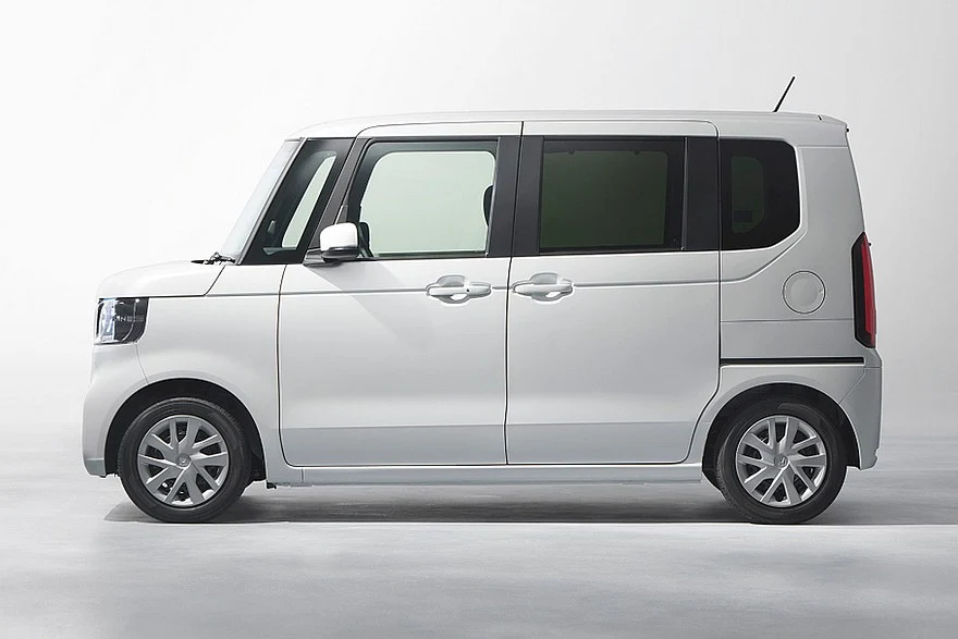 Базовый посвежевший Honda N-Box
