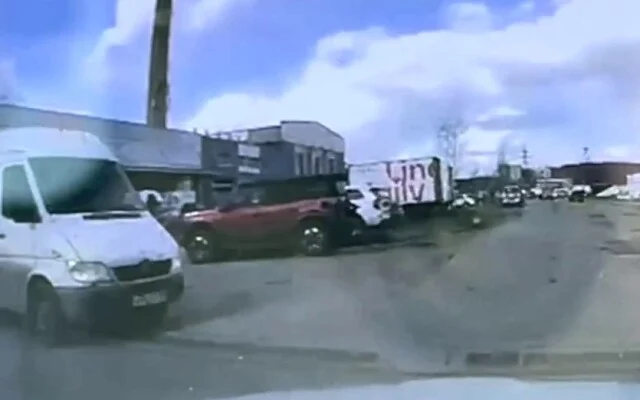  Авария в Санкт-Петербурге: водитель не захотел оформлять европротокол и вызвал ГАИ