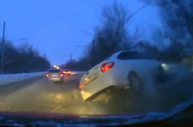  &laquo;Лада Гранта&raquo; перевернулась на Северо-Восточном шоссе в Саранске