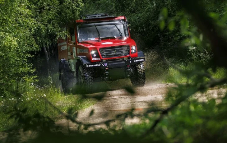 МАЗ одолел КАМАЗ на 5-м этапе &laquo;Шелкового пути-2025&raquo; и оторвался в общем зачете