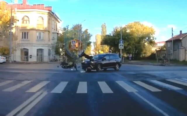  17-летний водитель мопеда пострадал в ДТП в Севастополе