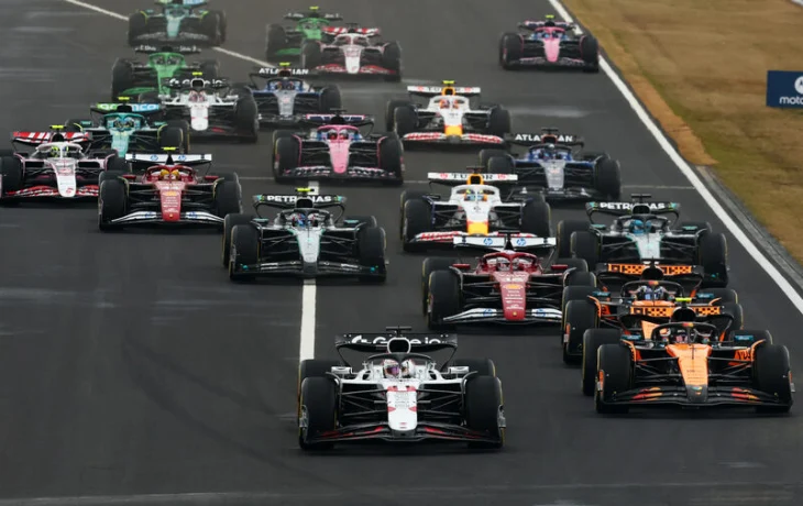 Макс Ферстаппен выиграл, оба гонщика McLaren на подиуме. Результаты гонки Формулы 1 в Японии