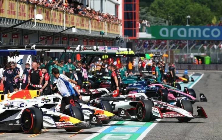 Трансляция гонки Формулы 1 в Имоле