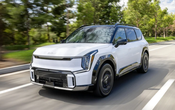 Kia EV9 чуть подорожал на фоне стагнации продаж, топ-версия GT по-прежнему недоступна