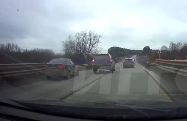  &laquo;Оба обгоняли&raquo;: неудачный обгон привел к ДТП на трассе в Удмуртии