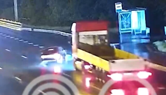  &laquo;Мне срочно на остановку&raquo;: камеры запечатлели момент очередного ДТП на МКАД