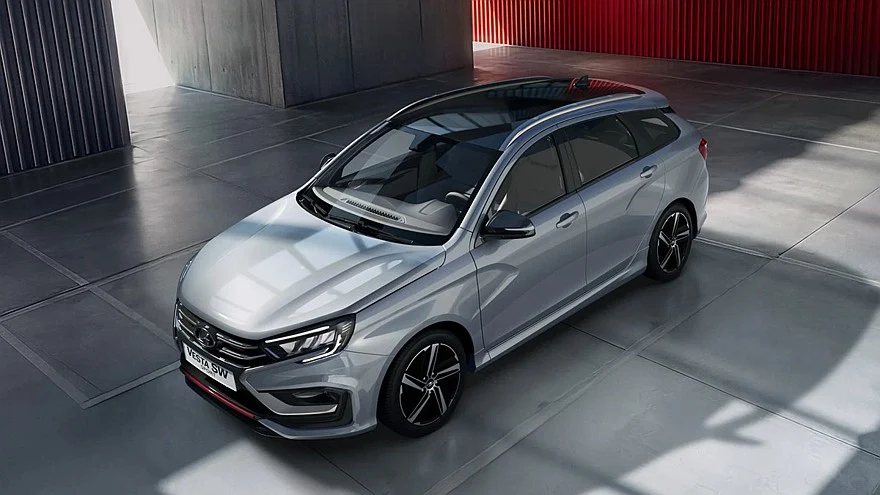 На фото: Lada Vesta SW Sport