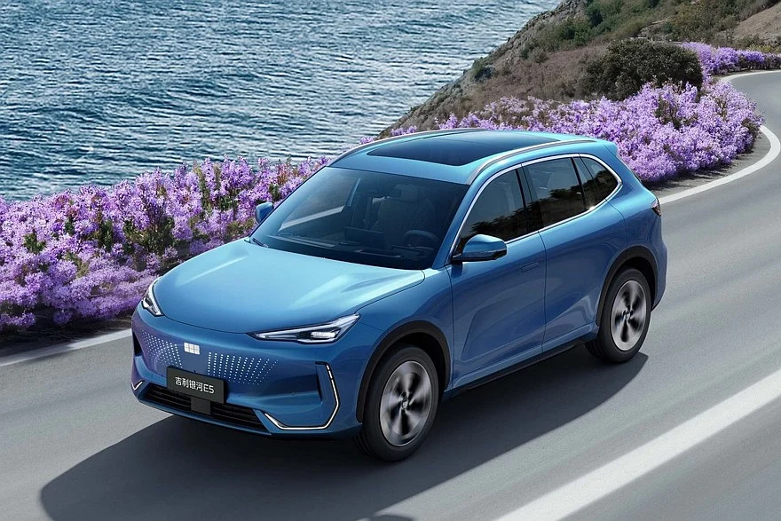 Электрический Geely Galaxy E5, он же Geely EX5 в России