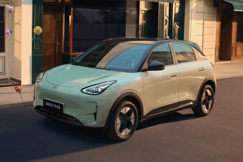 Электрический хэтчбек Geely EX2 едет в Россию