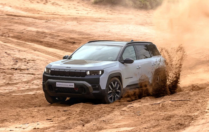 Jeep пытается всех убедить, что электрический Compass 4xe &mdash; настоящий внедорожник