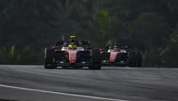 &laquo;Наймите уже метеоролога&raquo;. Лео Туррини критикует Ferrari после ошибки в Сепанге