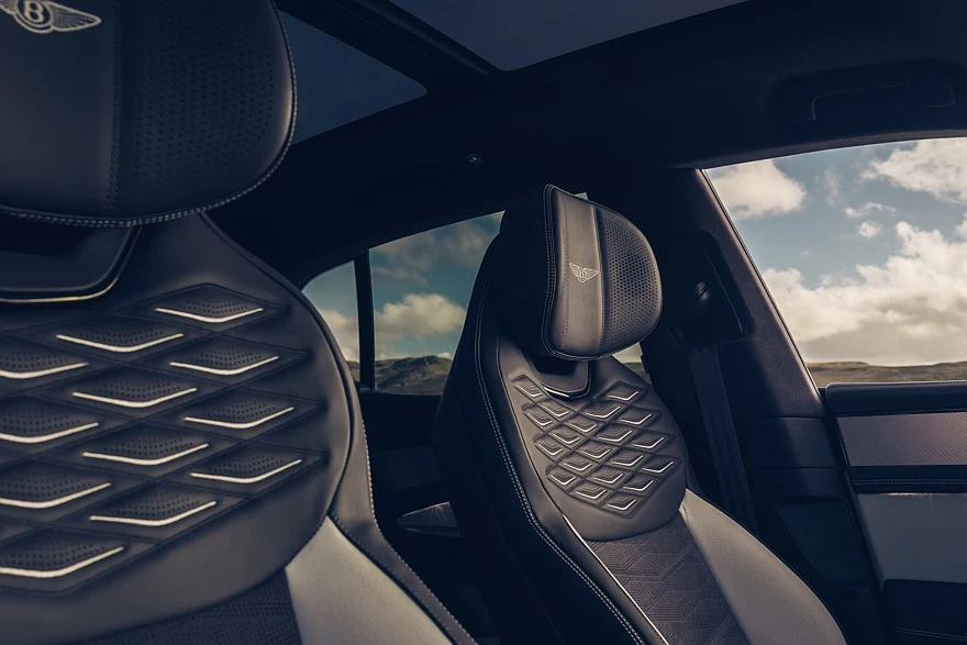 На фото: салон Bentley Torcal First Edition