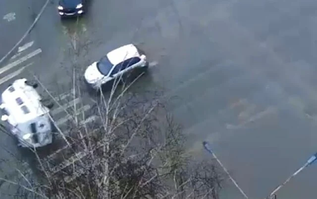  &laquo;Выбирались через лобовое стекло&raquo;: скорая опрокинулась в результате ДТП в Нефтекамске