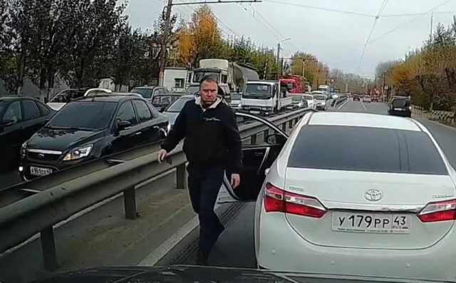  &laquo;Я ехал прямо&raquo;: кто прав, а кто не прав на перекрестке в Кирове?