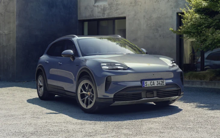 Пополнение в семействе: Porsche Cayenne S Electric расположился между базовой версией и Turbo