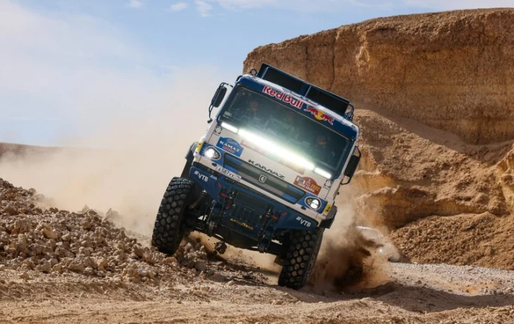 В КАМАЗе заявили о готовности вернуться на &laquo;Дакар&raquo; в 2026 году