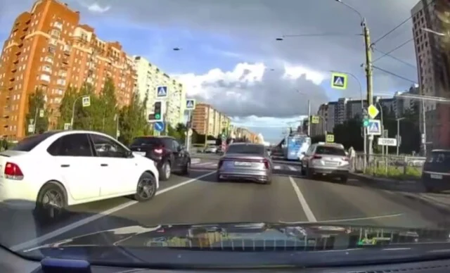  &laquo;Не поделили полосу&raquo;: кто виноват в ДТП?