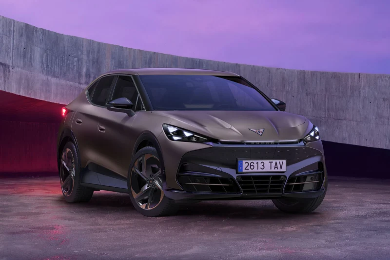 Кроссовер Cupra Tavascan получил новую стартовую версию и заметные изменения в салоне