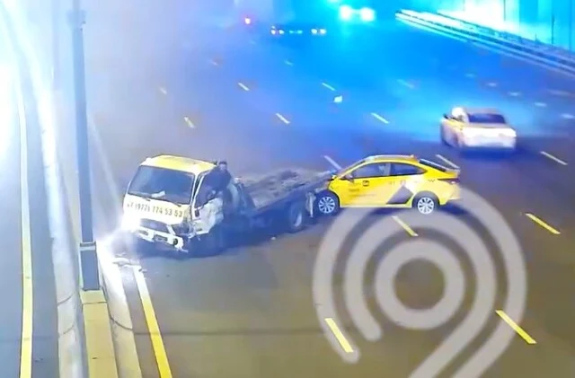  Камеры запечатлели момент массового ДТП на МКАД