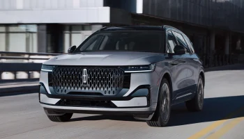 Обновлённый кроссовер Lincoln Nautilus: разное оформление &laquo;лица&raquo;, техника прежняя