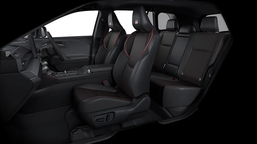 На фото: салон Toyota RAV4 GR Sport