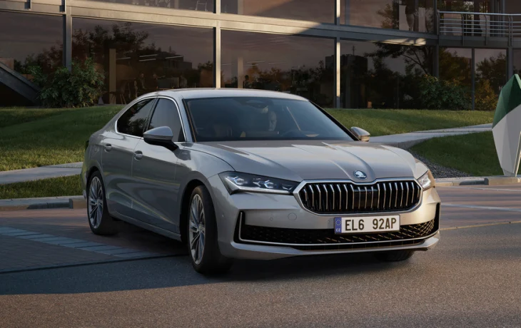 Лифтбеку Skoda Superb добавят полноценную гибридную версию