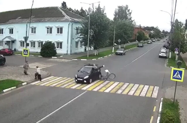  В Судогде женщина на велосипеде столкнулась с автомобилем