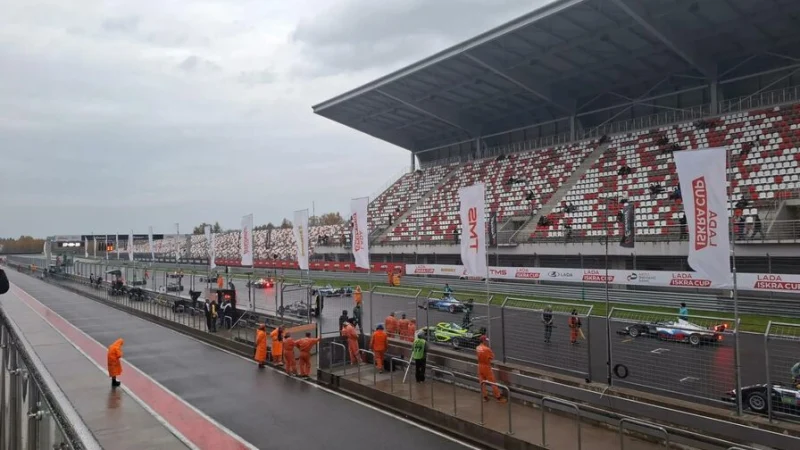 Бокс, беговая дорожка и симулятор. Секреты подготовки пилотов SMP Formula 4