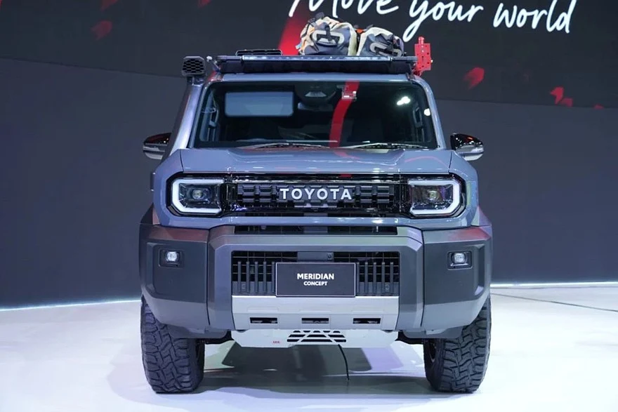 На фото: концепт Toyota Land Cruiser FJ Meridian