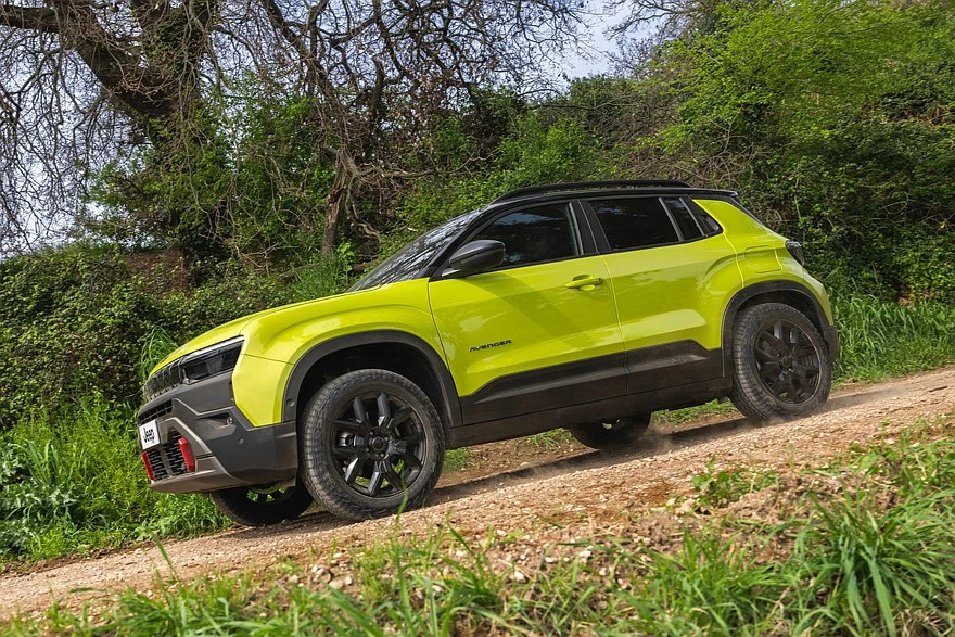 Обновленный Jeep Avenger 4xe