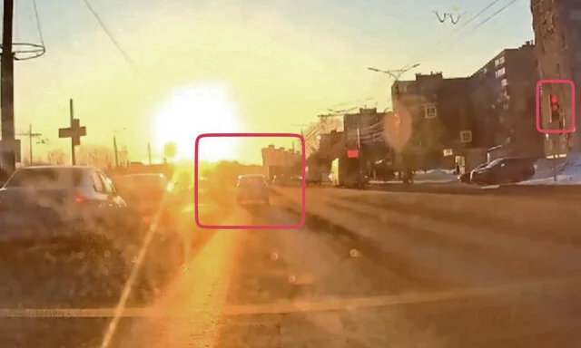  &laquo;Не заметил красный из-за яркого солнца&raquo;: в Чебоксарах &laquo;Лада Гранта&raquo; сбила двух школьников на пе