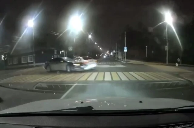  В Рязани пьяная женщина на Audi столкнулась с двумя автомобилями