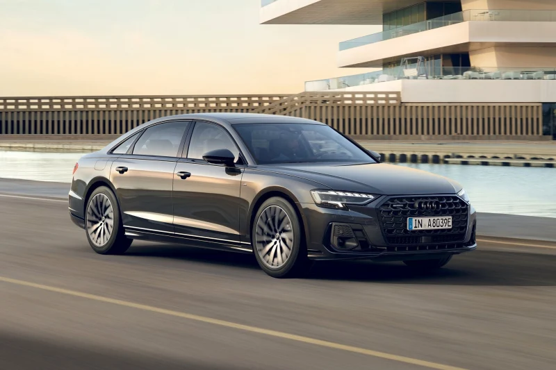 Родина не принимает: Audi внезапно прекратила оформлять заказы на седан A8 в Германии
