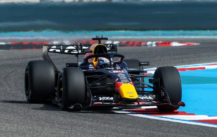 Red Bull Racing быстрее всех, Ferrari в секунде позади. Итоги утра среды на тестах Ф1 в Бахрейне