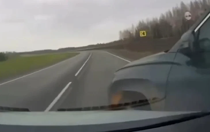  Автомобиль вылетел в кювет и перевернулся в результате ДТП на трассе Казань &ndash; Оренбург