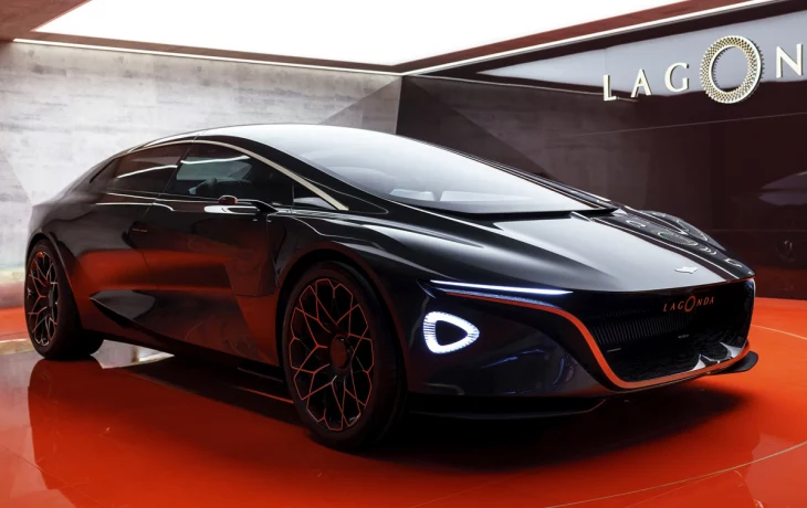 В Aston Martin решили перенести дебют своего первого электромобиля и &laquo;убить&raquo; Lagonda