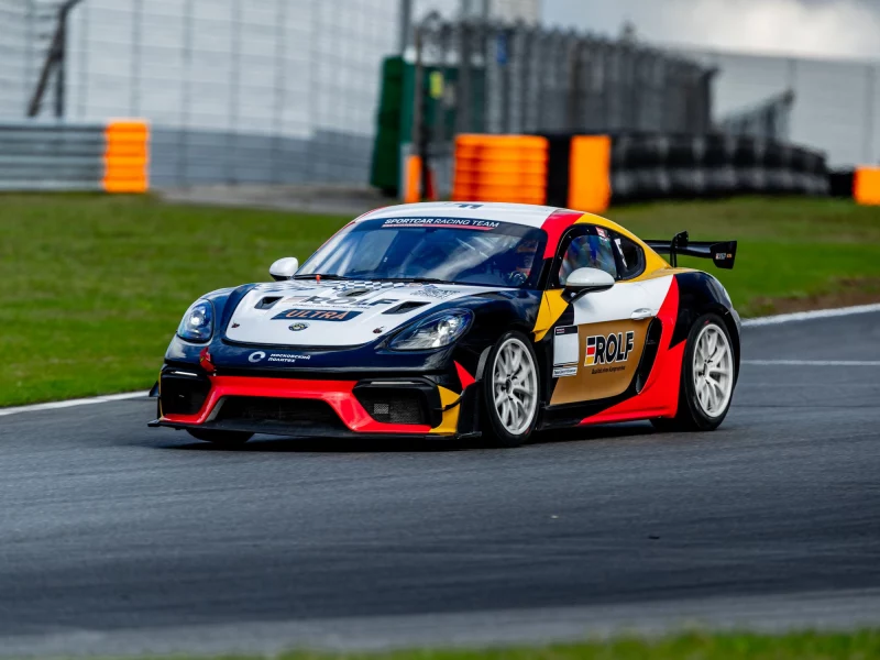 Бренд Rolf стал титульным партнером гоночной команды Sportcar Racing Team