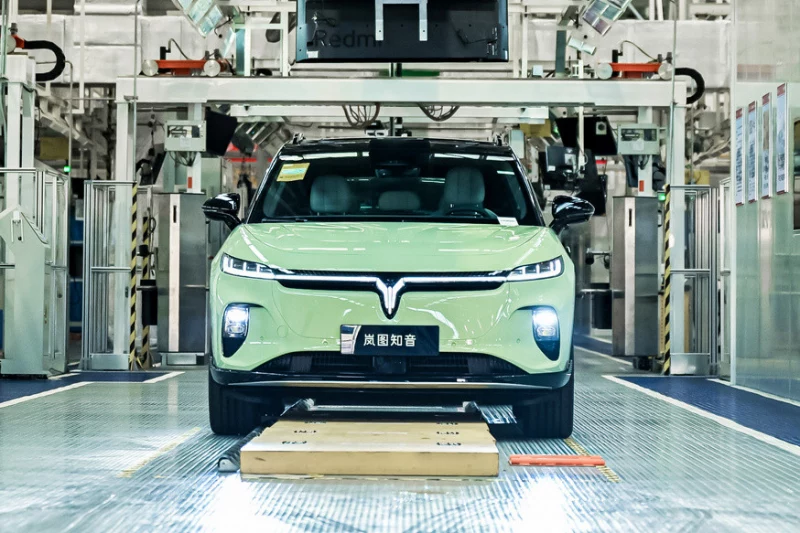 Начался выпуск &laquo;бюджетного&raquo; кроссовера Voyah: два варианта дизайна и сдвижной планшет