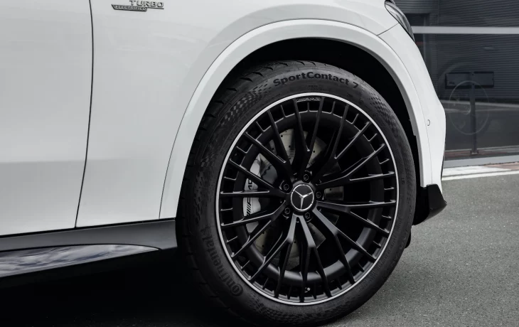 Совершенно новое купе Mercedes-AMG GLC 4