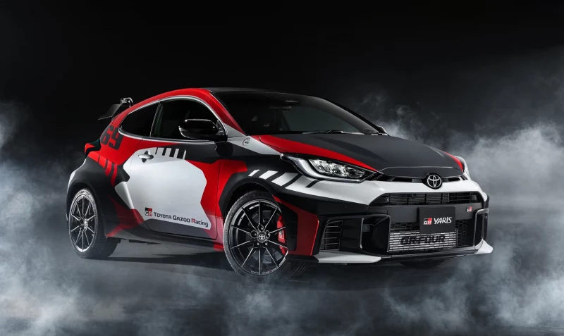 Культовый хот-хэтч Toyota GR Yaris обзавёлся спецверсиями от чемпионов мира по ралли