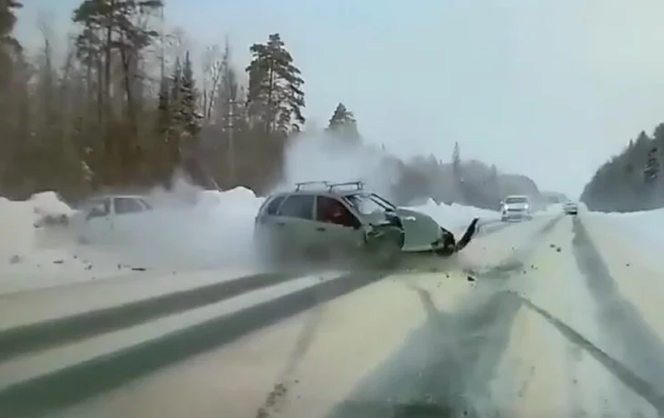  &laquo;Калину&raquo; занесло на встречную полосу: мать и дочь пострадали в ДТП в Марий Эл