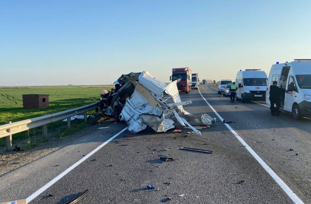Три человека погибли в массовом ДТП на Кубани