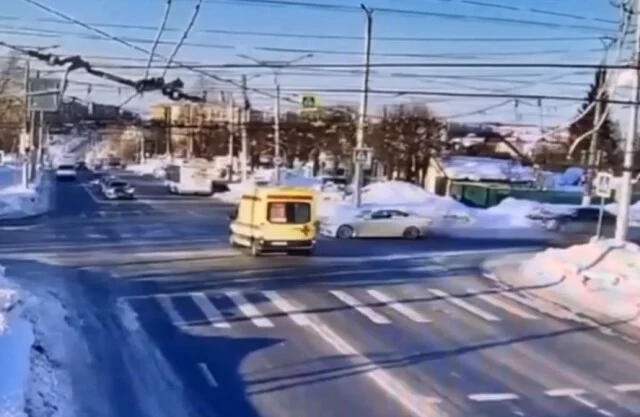  Двое медиков пострадали в ДТП с участием скорой и легкового автомобиля в Чебоксарах