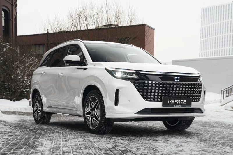 Семиместный кроссовер Evolute i-Space выходит на российский рынок. Цена известна